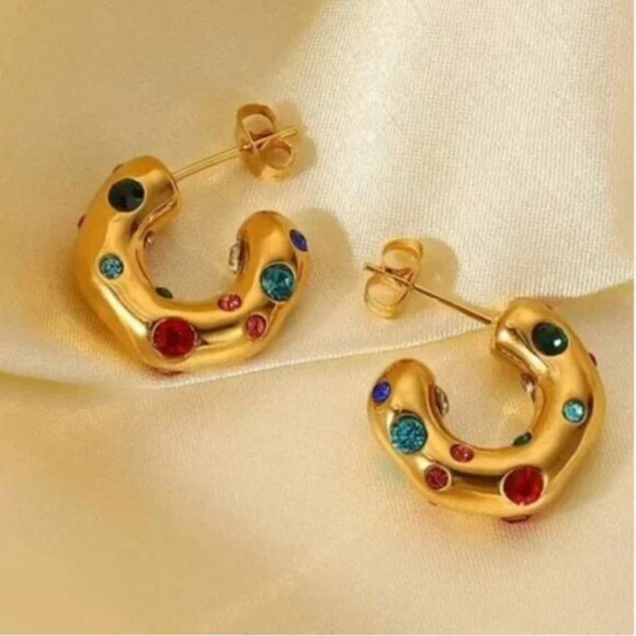 ⭐️❤️❤️FREE Rainbow Rhinestone Crescent Hoop Minimalist Modern Chic Glam Earrings - Picture 1 of 4